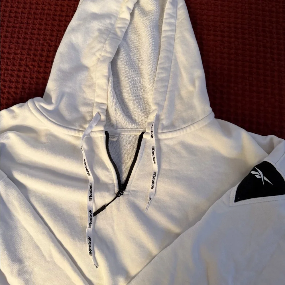 Cropped Reebok Hoodie - Picture 4 of 4
